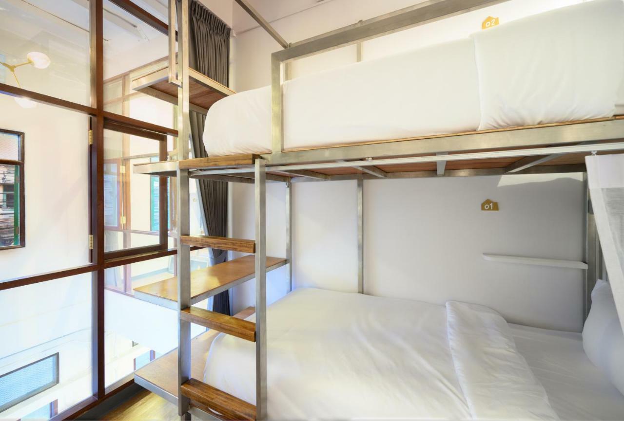 REST IS MORE hostel Bangkok Exterior foto